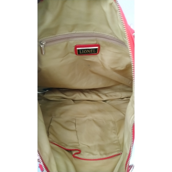 Red bag - Picture 5 of 7